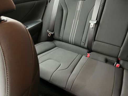 Used 2025 Hyundai Elantra SEL image 40