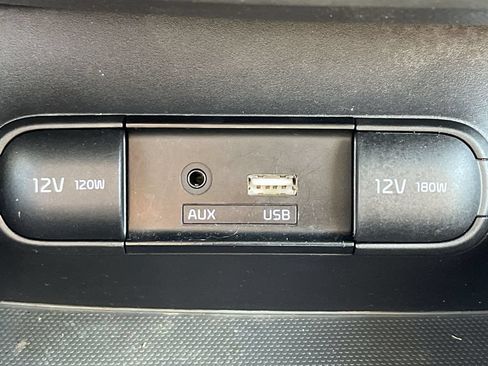 Used 2019 Kia Soul FWD image 33