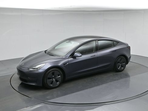 Used 2022 Tesla Model 3 Long Range AWD/4WD image 37