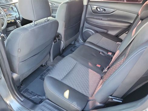 Used 2018 Nissan Rogue SV w/ Premium Package image 20