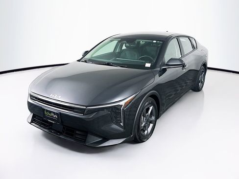 Used 2025 Kia K4 LXS FWD image 3