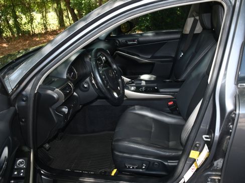 Used 2014 Lexus IS 350 w/ Navigation Package RWD image 8