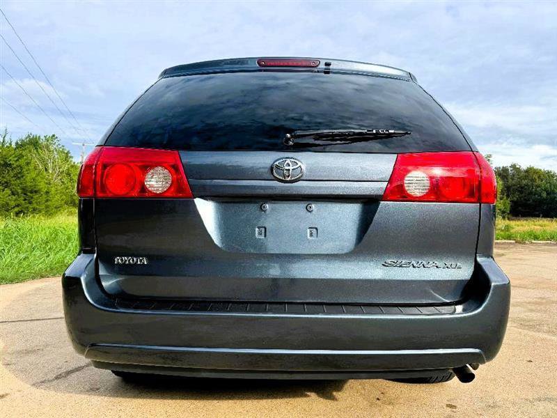 Used 2008 Toyota Sienna XLE FWD image 17