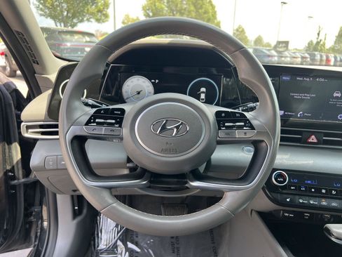 Used 2022 Hyundai Elantra SEL w/ Convenience Package FWD image 34