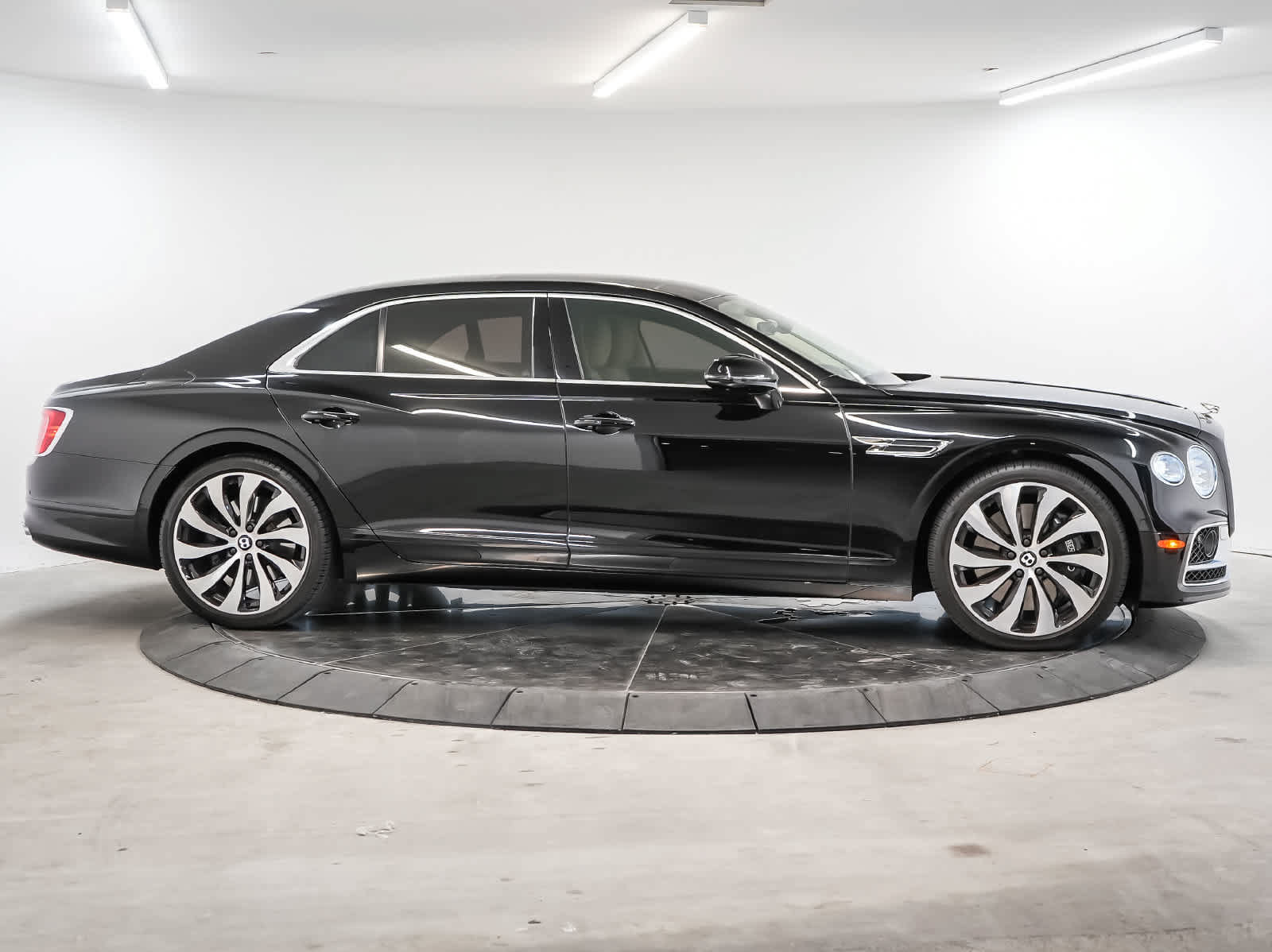 Used 2022 Bentley Flying Spur V8 AWD/4WD image 6