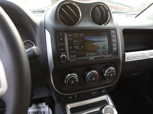 Used 2015 Jeep Compass High Altitude image 21