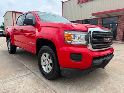 Used 2018 GMC Canyon 2WD Crew Cab w/ Convenience Package image 2