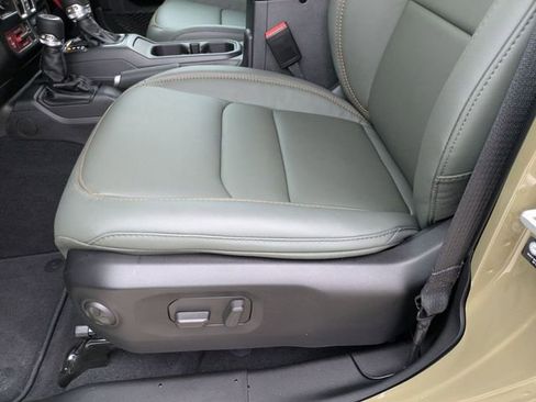 New 2025 Jeep Gladiator Mojave image 18