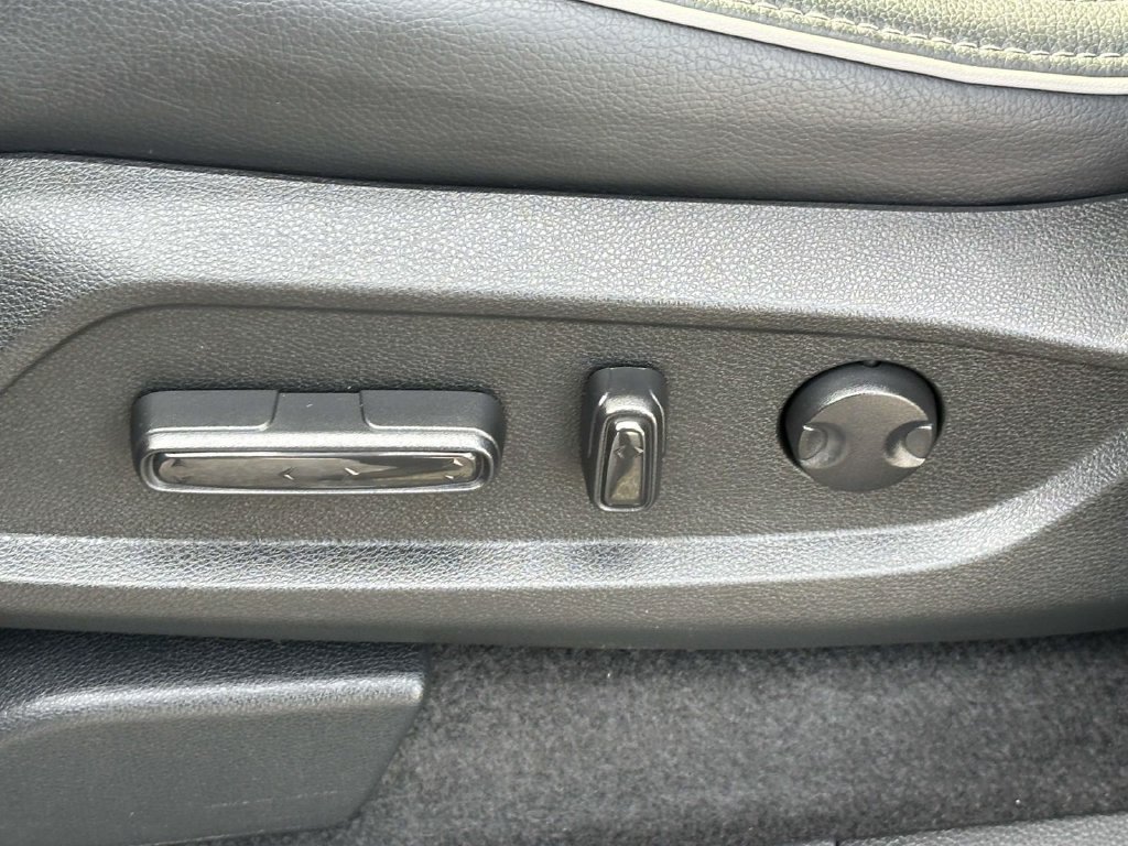 Used 2023 Honda Pilot Elite image 16