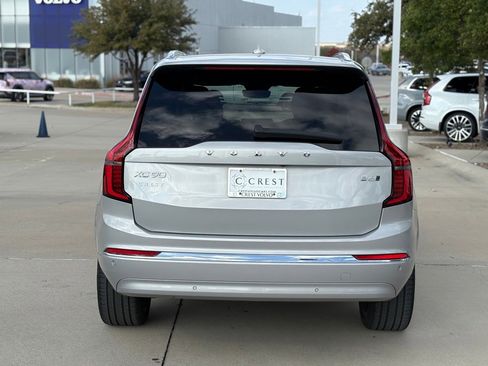 Certified 2025 Volvo XC90 B6 Plus image 8