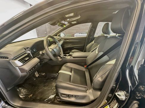 Used 2025 Toyota Camry SE FWD image 13