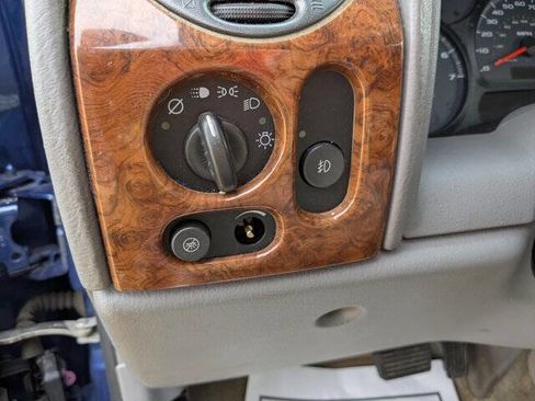 Used 2005 Isuzu Ascender 2WD 5-Passenger image 16