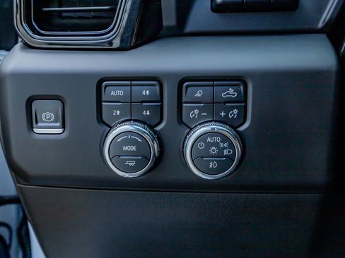 Used 2022 GMC Sierra 1500 AT4 w/ AT4 Premium Package AWD/4WD image 22