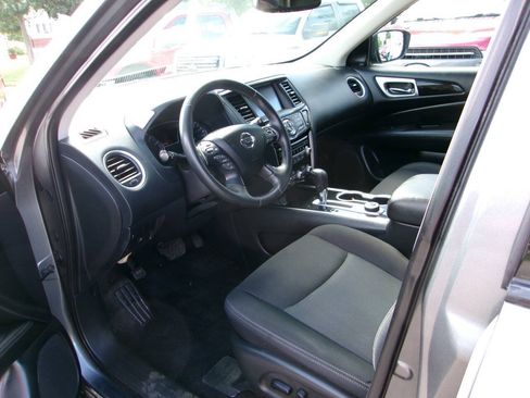 Used 2020 Nissan Pathfinder SV AWD/4WD image 5