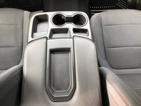 Used 2020 Chevrolet Silverado 1500 Custom w/ Custom Value Package image 8