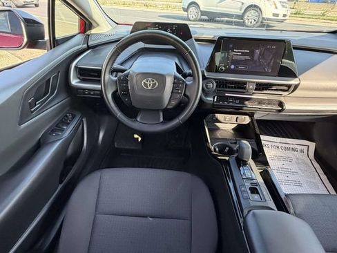 Used 2024 Toyota Prius LE FWD image 10