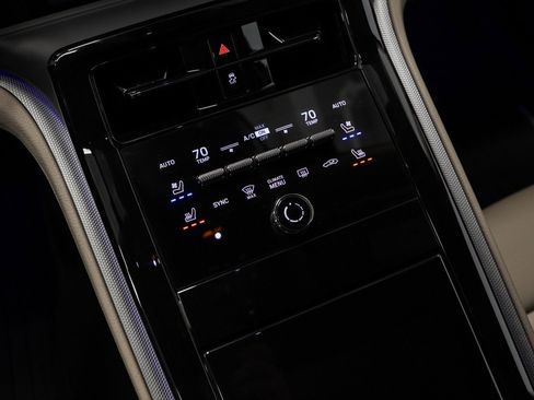 New 2025 Porsche Panamera 4 AWD/4WD image 35
