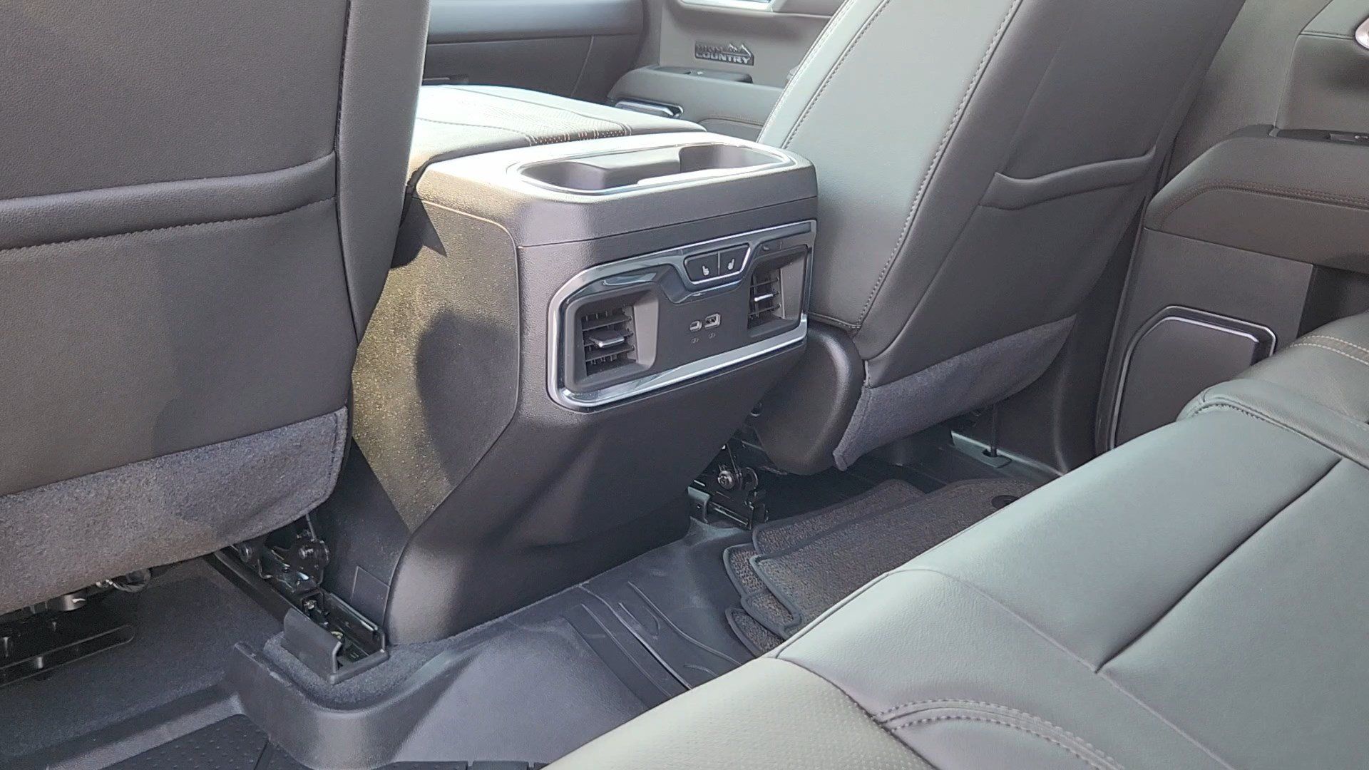 Used 2025 Chevrolet Silverado 1500 High Country w/ Technology Package AWD/4WD image 17