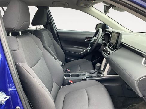 Used 2024 Toyota Corolla Cross LE image 17
