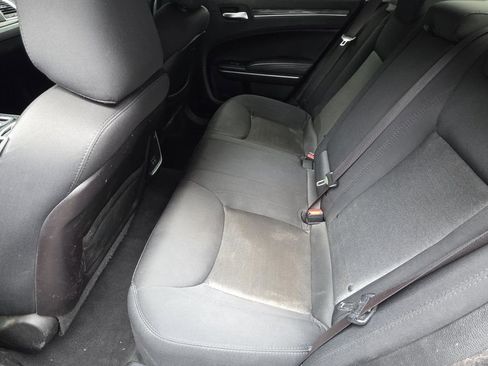 Used 2019 Chrysler 300 Touring w/ Sport Appearance Package RWD image 8