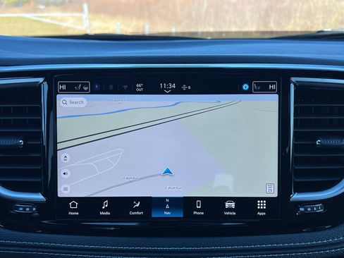 Used 2026 Chrysler Pacifica Limited w/ Uconnect Theater Family Group image 25