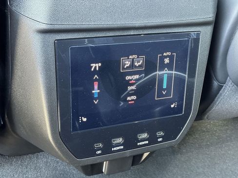 New 2026 GMC Yukon XL AT4 Ultimate AWD/4WD image 27