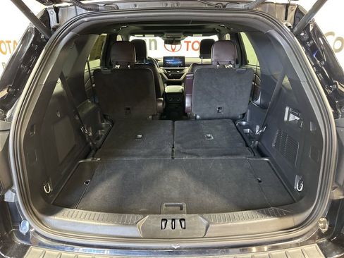 Used 2025 Ford Explorer Platinum w/ LUX Leather Package image 18