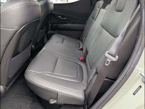 Used 2023 Hyundai Santa Cruz Limited image 8