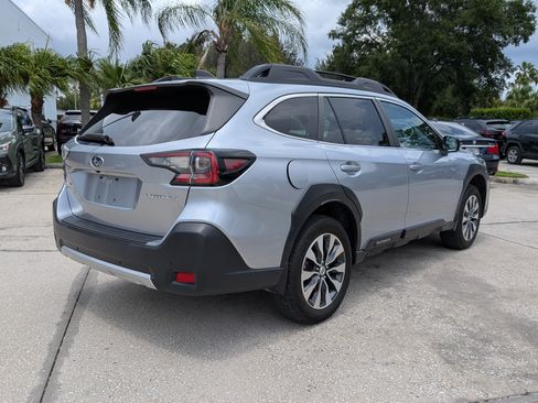 Used 2025 Subaru Outback Limited AWD/4WD image 4