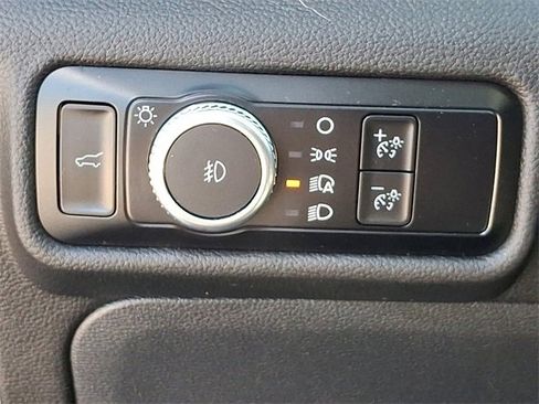 Used 2023 Ford Explorer XLT w/ Equipment Group 202A image 28