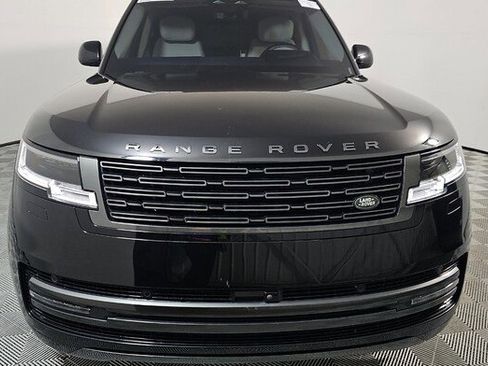 Used 2024 Land Rover Range Rover Autobiography image 3