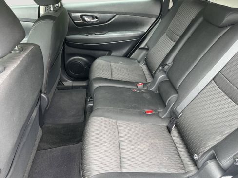 Used 2018 Nissan Rogue S AWD/4WD image 17