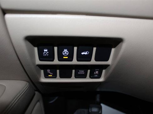 Used 2018 Nissan Pathfinder SL AWD/4WD image 28
