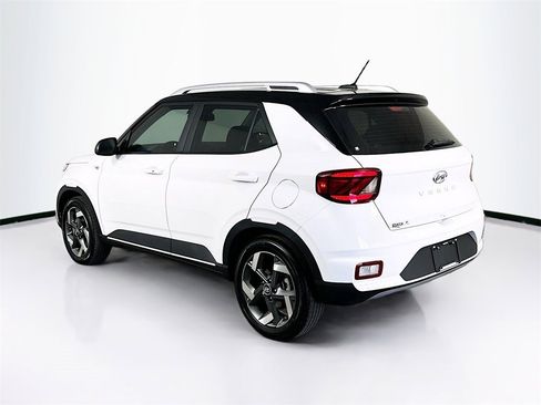 New 2025 Hyundai Venue Limited image 4