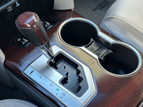 Used 2013 Toyota Camry XLE image 21