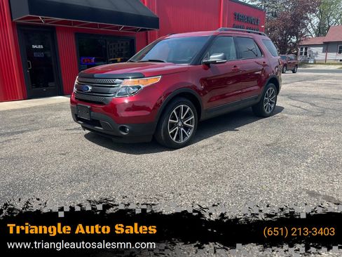Used 2015 Ford Explorer XLT w/ Equipment Group 202A AWD/4WD image 1