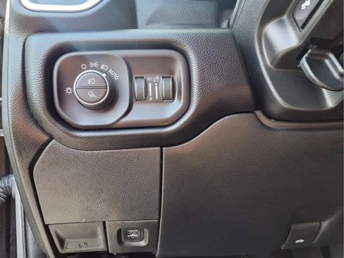 Used 2025 RAM 2500 Laramie w/ Night Edition AWD/4WD image 16