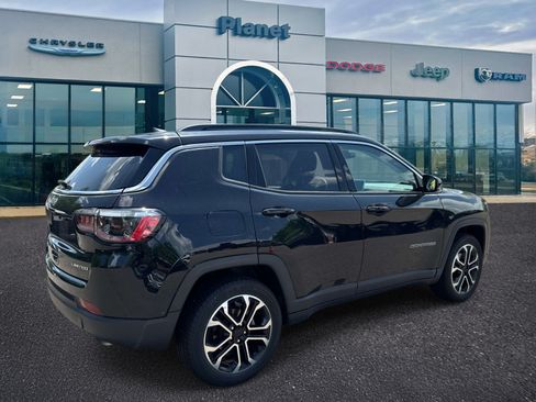 Used 2022 Jeep Compass Limited AWD/4WD image 2