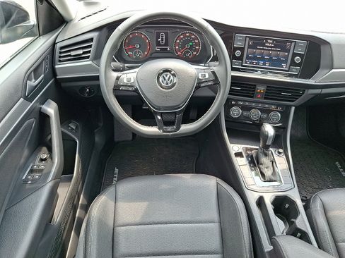 Used 2021 Volkswagen Jetta SE w/ SE Cold Weather Package FWD image 12