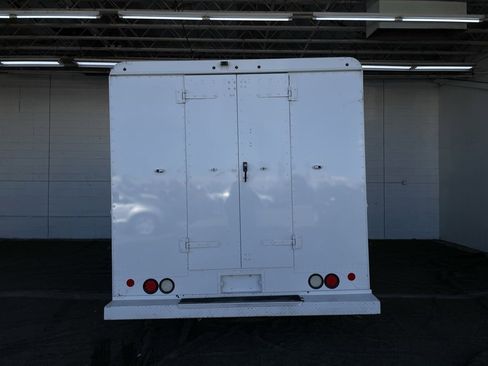 Used 2017 Ford E-350 and Econoline 350 Super Duty w/ A/C Prep Package image 6