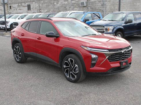 New 2026 Chevrolet Trax RS FWD image 3