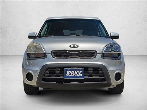 Used 2013 Kia Soul + FWD image 2