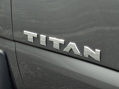 Used 2022 Nissan Titan SV w/ SV Convenience Package AWD/4WD image 32