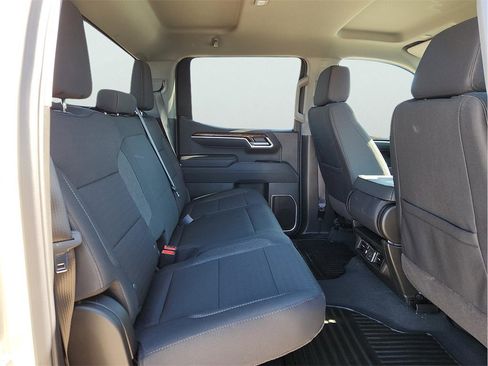 New 2026 GMC Sierra 1500 SLE image 19