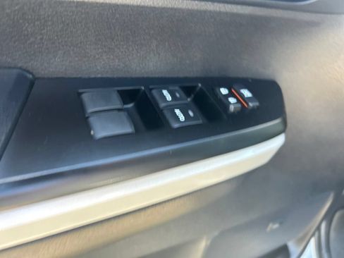 Used 2021 Toyota Tundra Platinum AWD/4WD image 33