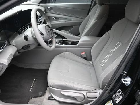 Used 2023 Hyundai Elantra SEL w/ Convenience Package FWD image 21