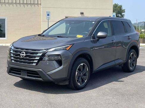 Used 2025 Nissan Rogue SV AWD/4WD image 7