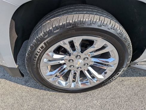 Used 2019 Chevrolet Tahoe LT AWD/4WD image 7