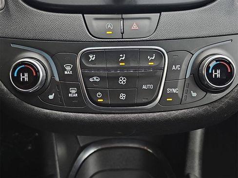 Used 2025 Chevrolet Malibu LT image 20