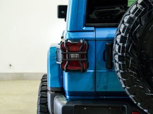 Used 2020 Jeep Wrangler Unlimited Rubicon AWD/4WD image 35